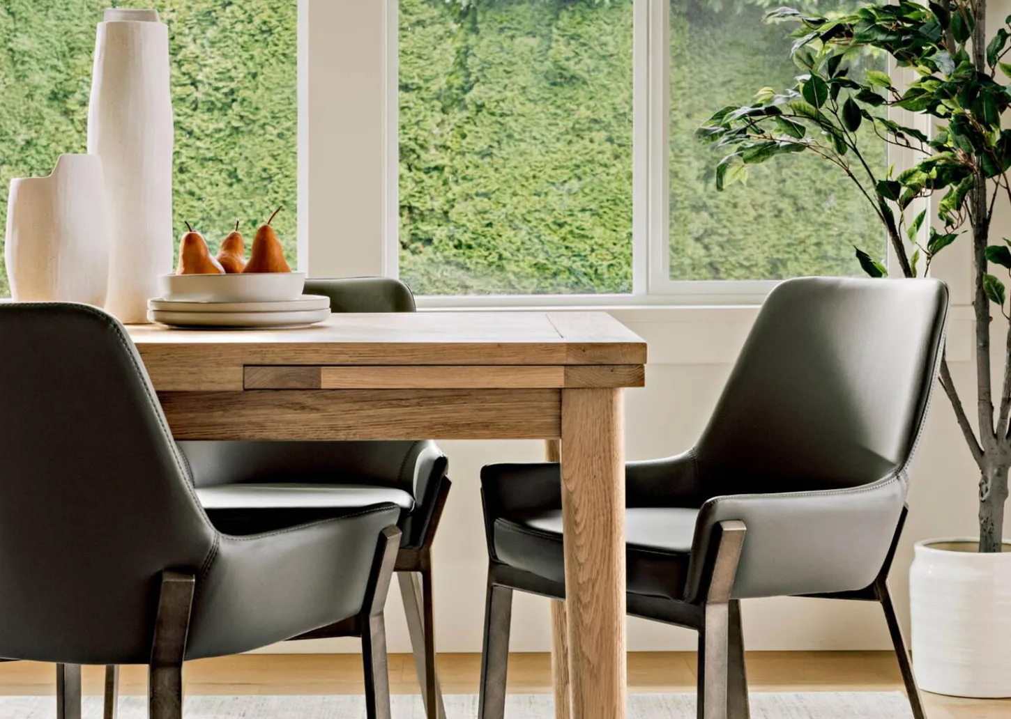 Amila Vase