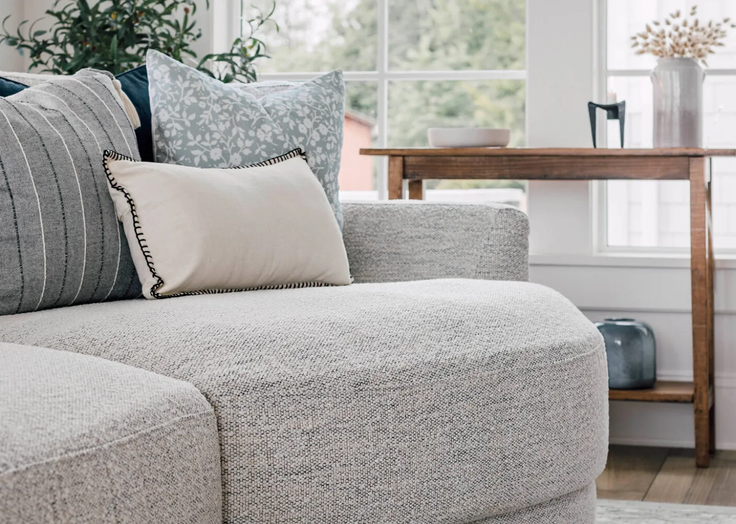 Anderson Sofa Chaise -Luly Pepper