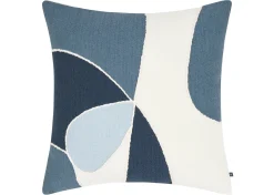 Dalia Pillow