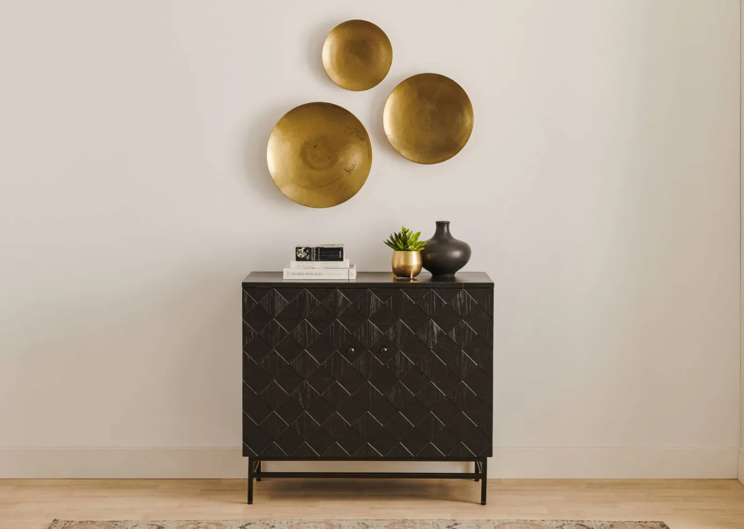 Mora Wall Accent
