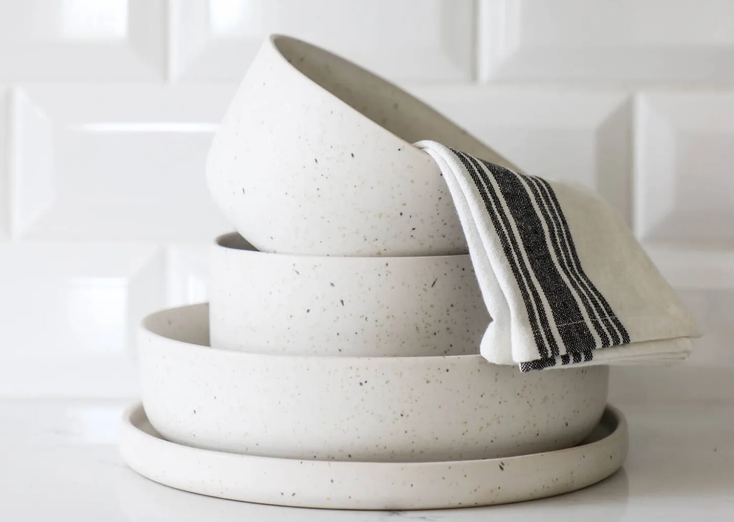 Saturna 16 piece Dish Set